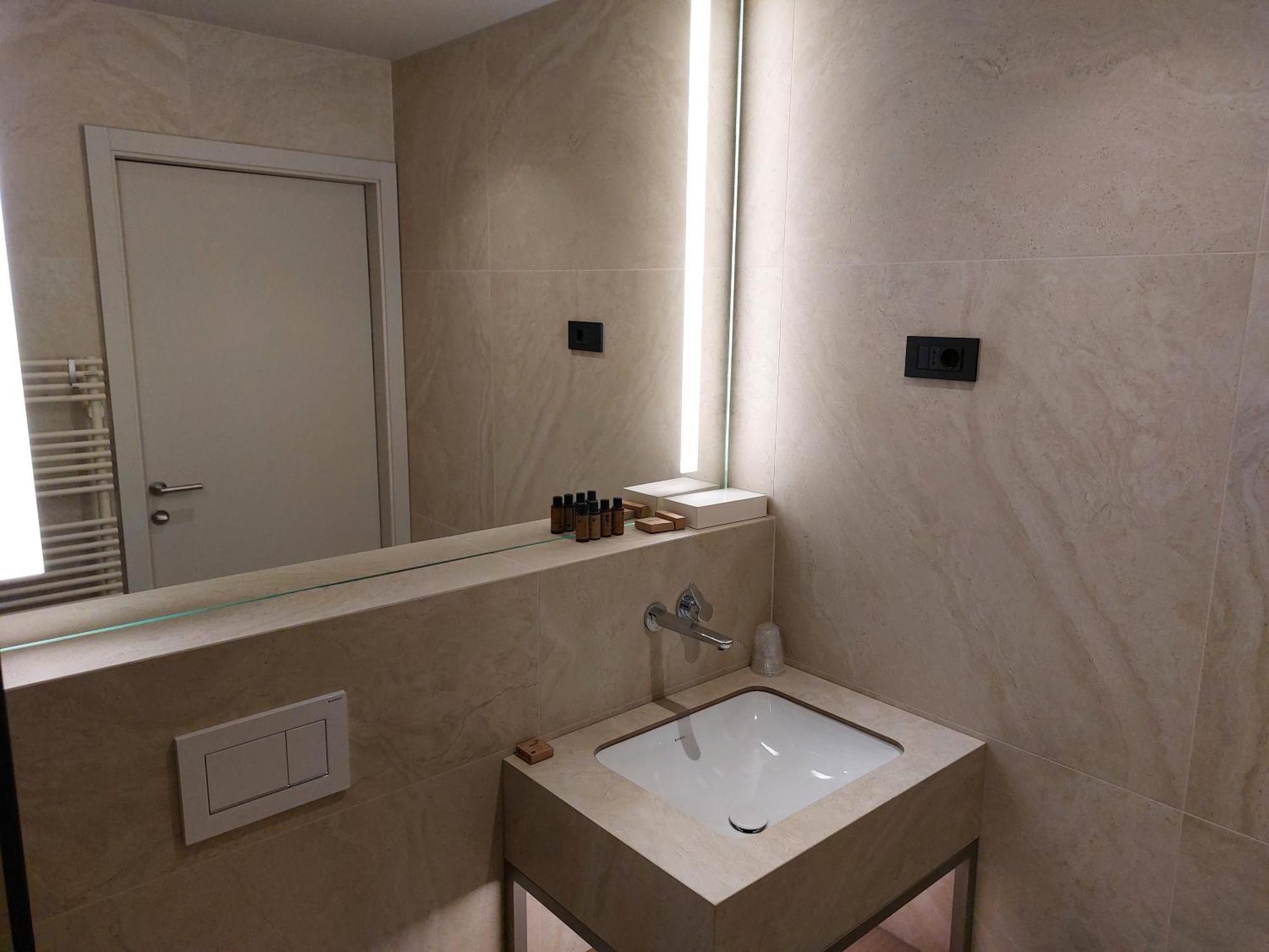 Tivoli Boutique Inn リュブリャナ エクステリア 写真